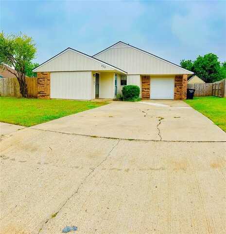 828 SE 14th Street, Moore, OK 73160