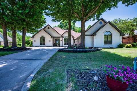 4716 Crystal Lakes Road, Norman, OK 73072