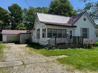 706 S Jones St, Robinson, IL 62454