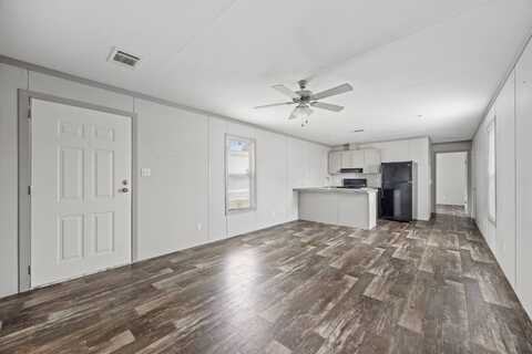 424 N Broadway St, Joshua, TX 76058