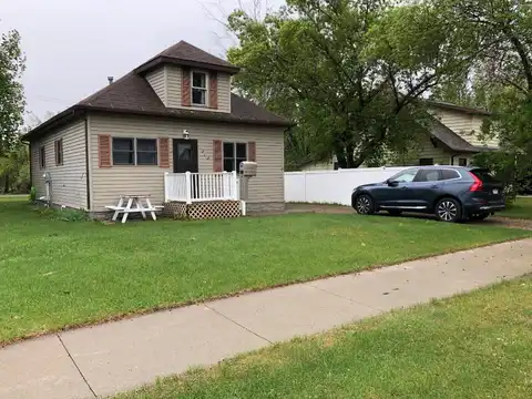 513 3rd Ave South, New Rockford, ND 58356