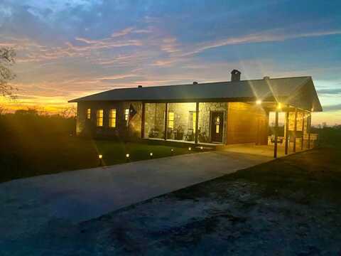 305 Allen Rd., Brackettville, TX 78832