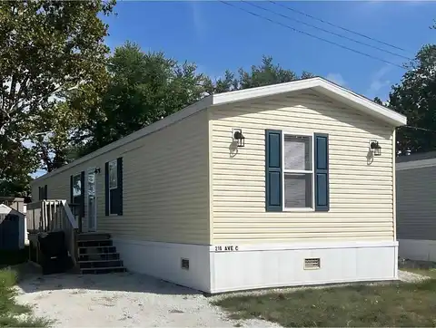 1085 Spring Bay Rd, East Peoria, IL 61611