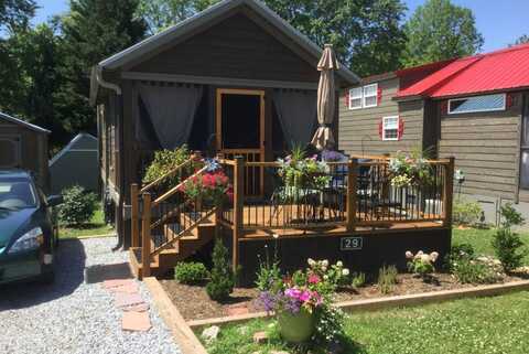 29 Vista Pond Lane, Flat Rock, NC 28731