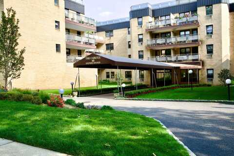 40 Stoner Ave, Great Neck, NY 11021