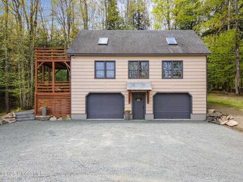 680 Taborton Road, Sand Lake, NY 12153