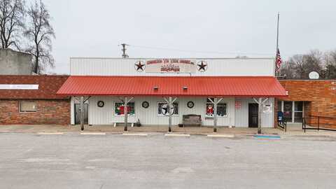 309 N Front St, Iuka, IL 62849