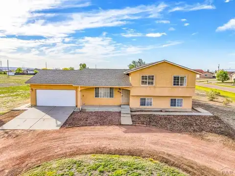 806 N Monarch Dr, Pueblo, CO 81007