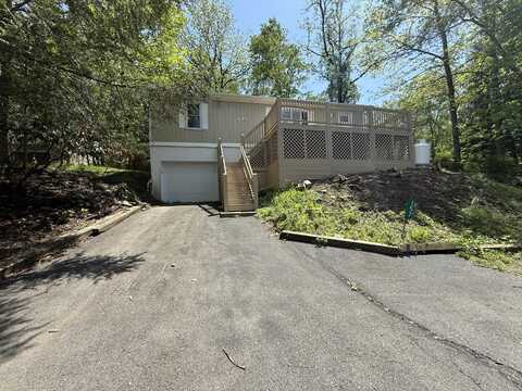 157 N Pinewood Drive, East Stroudsburg, PA 18302