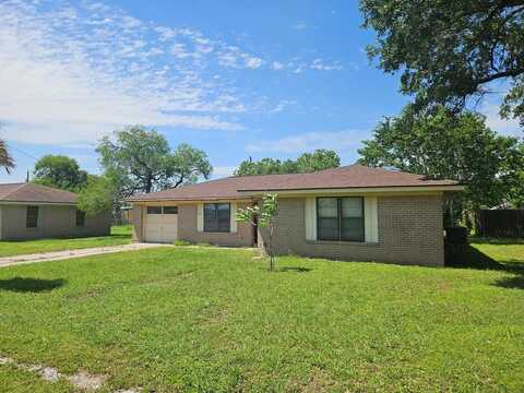909 Johnson, Woodsboro, TX 78393