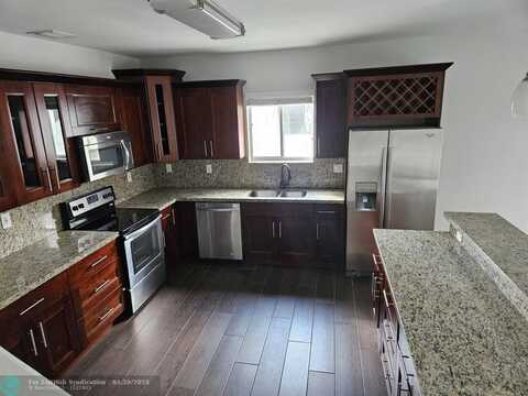 323 SW 11TH STREET, Fort Lauderdale, FL 33315