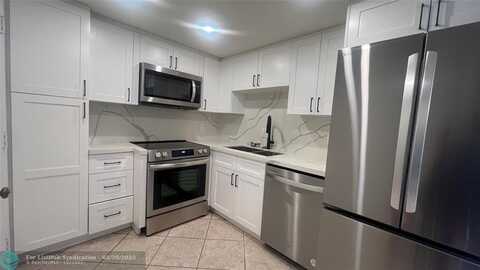 4000 N Hills Dr, Hollywood, FL 33021