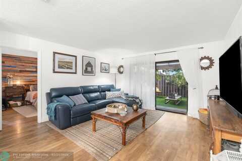3916 SW 68th Way, Miramar, FL 33023