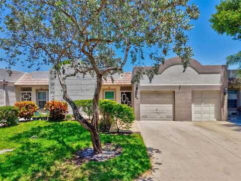 18940 Stewart Cir, Boca Raton, FL 33496