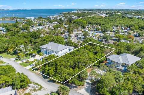3840 NE Cheri Drive, Jensen Beach, FL 34957