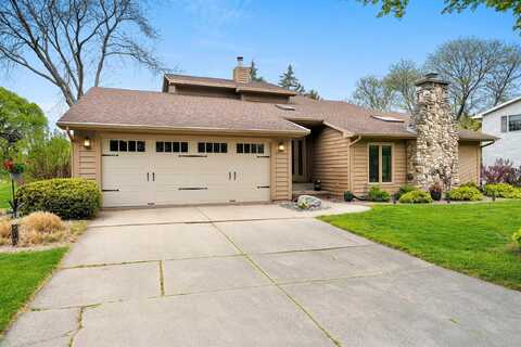 717 EAU CLAIRE Place, DE PERE, WI 54115