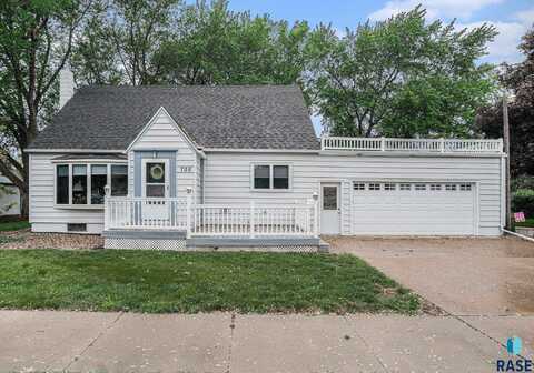 705 N Main St, Canton, SD 57013