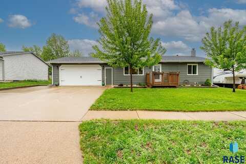 208 E Glennwood Dr, Brandon, SD 57005