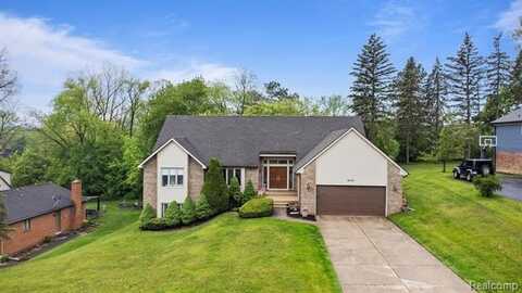 4578 PINE VILLAGE Drive, West Bloomfield, MI 48323