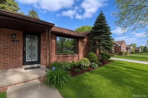 9988 STOUT Street, Detroit, MI 48228