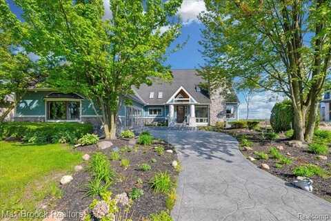 32630 JEFFERSON Avenue, Saint Clair Shores, MI 48082