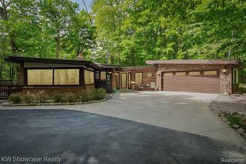 27030 EDGEMOOR Street, Farmington Hills, MI 48334