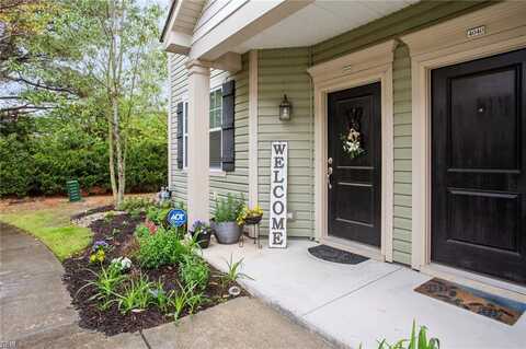 4044 Clarendon Way, Virginia Beach, VA 23456