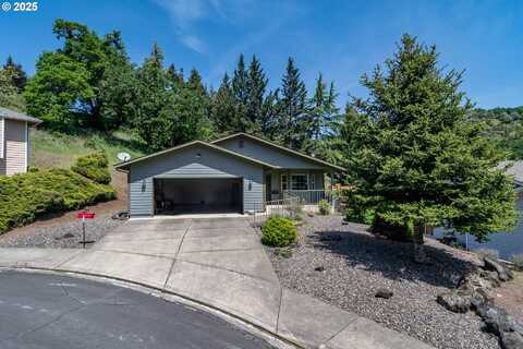 128 NW WOODROSE CT, Roseburg, OR 97471
