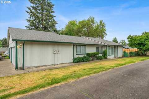 911 W CHARLES ST, Newberg, OR 97132
