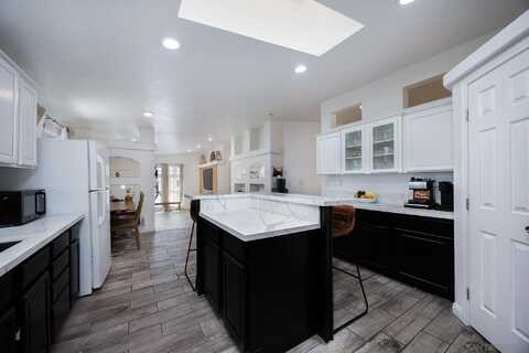 10767 Jamacha Blvd, Spring Valley, CA 91978