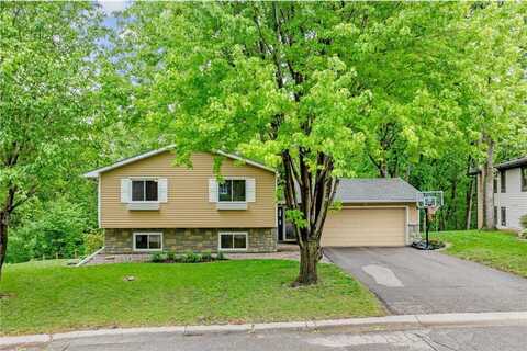 112115 Haering Circle, Chaska, MN 55315