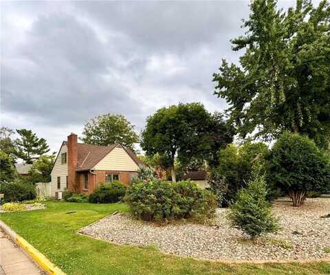 425 Kinnickinnic Street, Prescott, WI 54021