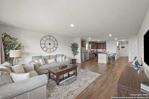 6307 Willow Point Blvd, San Antonio, TX 78219