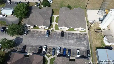 104 San Antonio #4, La Vernia, TX 78121