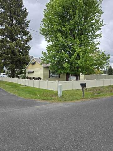 103 E 8TH Ave, Deer Park, WA 99006
