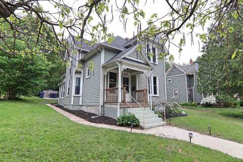 609 S Main Street, Janesville, WI 53545