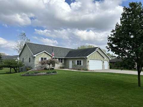 N5798 Lakeview Drive, Green Lake, WI 54941