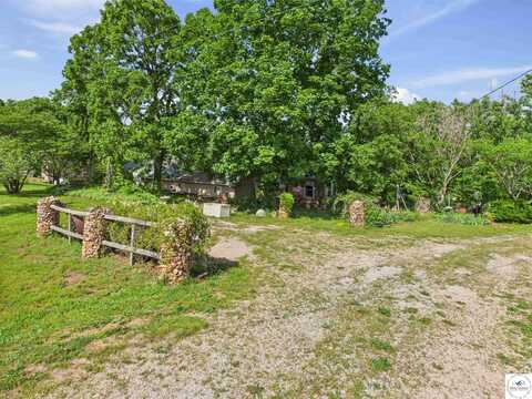 17537 Mockingbird, Warsaw, MO 65355