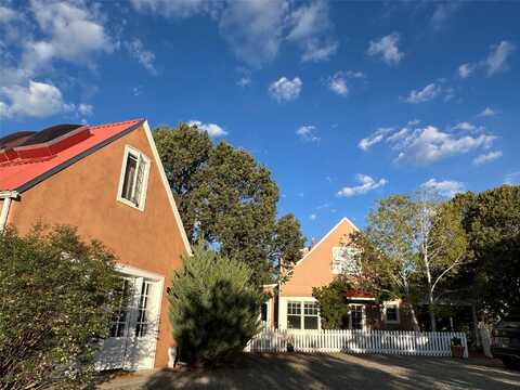 15 Toltec Road, Santa Fe, NM 87505