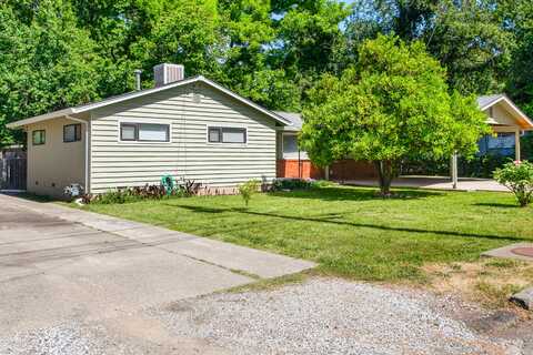 2722 Russell Street, Redding, CA 96001