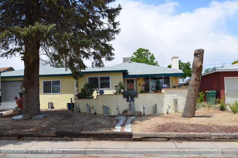 1012 ZUNI Drive, Farmington, NM 87401