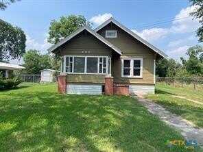 409 E Hochheim Street, Yoakum, TX 77995