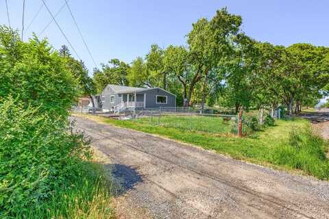 225 Wilson Road, Central Point, OR 97502