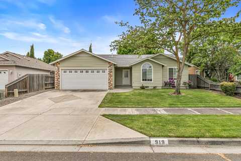 919 Hampton Way, Medford, OR 97501