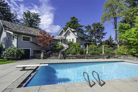 1503 E Main Street, Medford, OR 97504