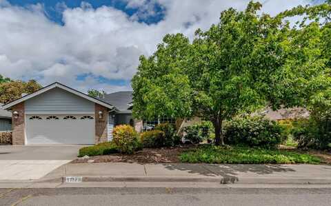 1078 Oak Knoll Drive, Ashland, OR 97520