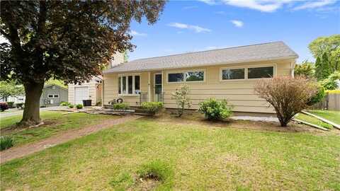 48 Flagg Avenue, Warwick, RI 02886