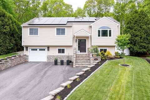 26 Ivy Hollow Court, Cranston, RI 02921
