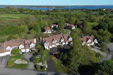 15 Hammersmith Road, Newport, RI 02840