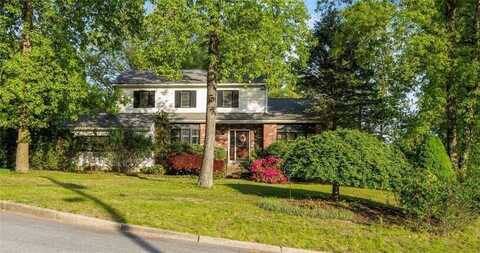 5 Chaloner Court, Cranston, RI 02921